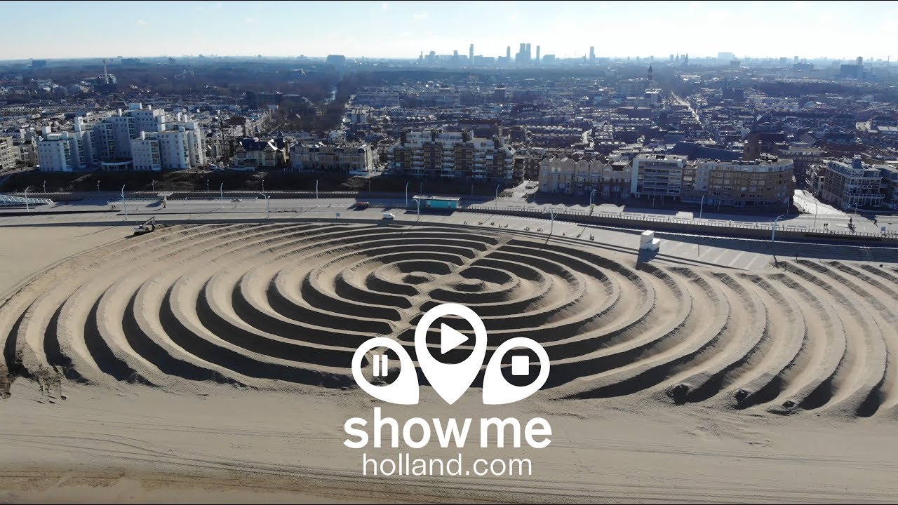 Zandkunstwerk Ringen aan Zee op Scheveningen