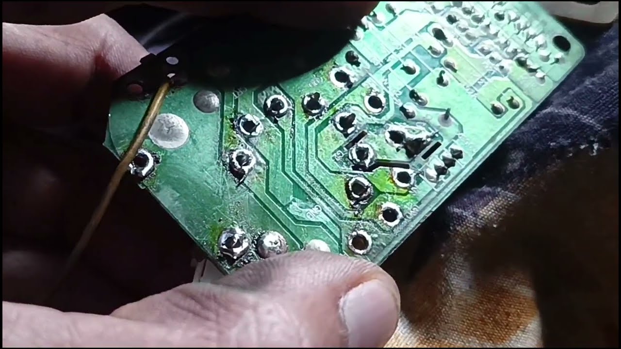 crt tv बेस बोर्ड में छोटा बेस लगाना सीखें/#crt tv