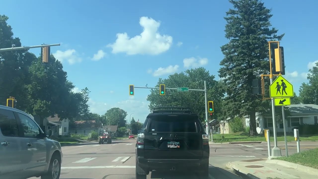 Driving Tour of Sioux Falls 2025 | West Ave, 8th St. & 9th St. | Downtown Journey
