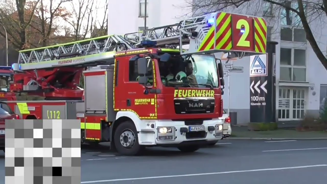 [PKW BLOCKIERT FEUERWEHR] Feuerwehr Wuppertal Wache 2