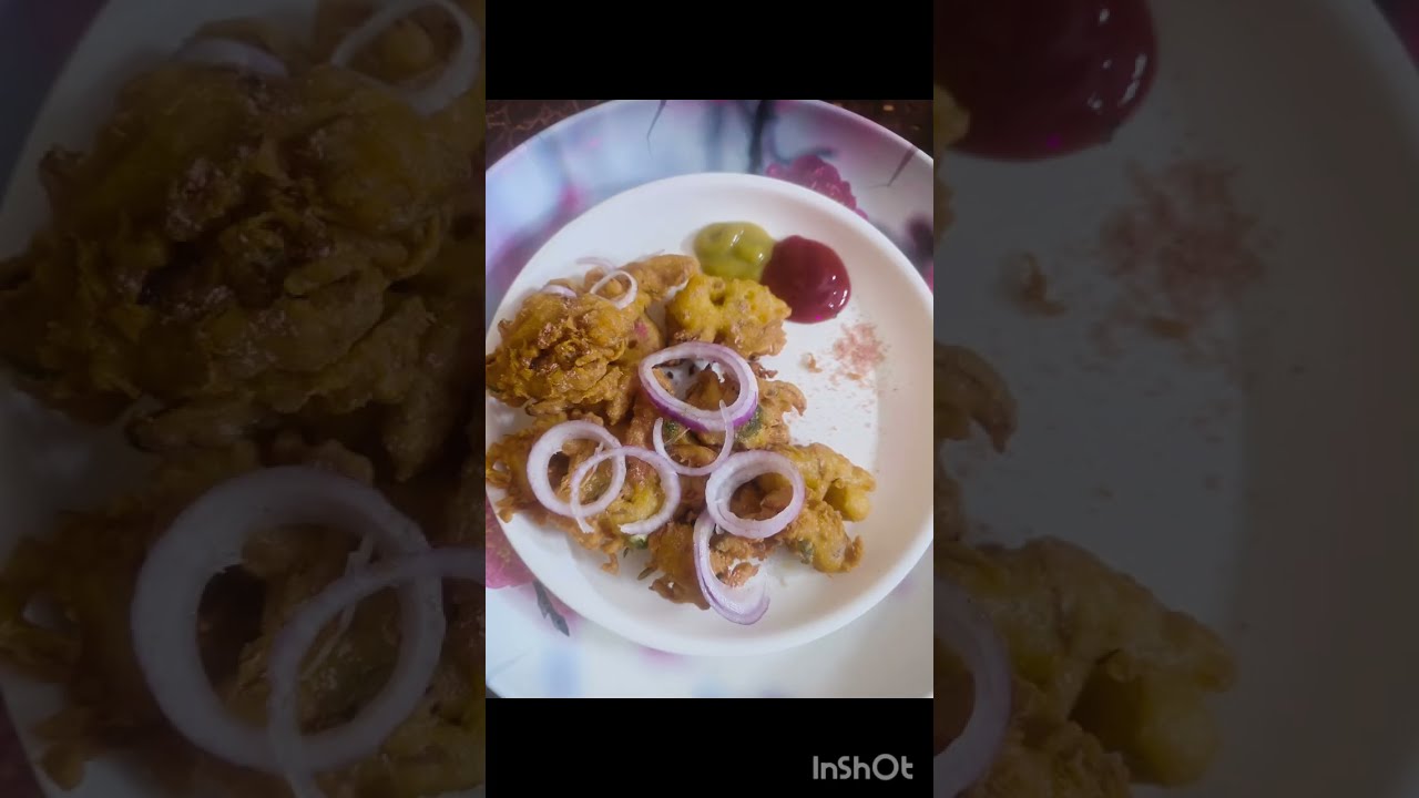 Pakode.......barish main pakode ke maje to alag hi hote hain......((ପକୁଡି)