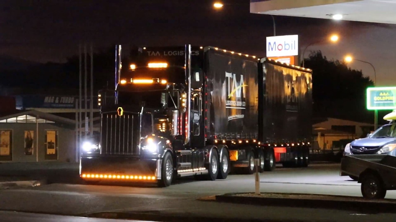 WORLD'S FIRST 24 HOUR LIVE TRUCK SPOTTING