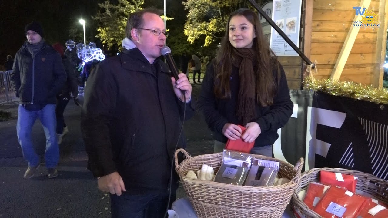 ACF Kelmis: Abiturienten verkaufen eigens hergestellte Brottücher auf dem Weihnachtsmarkt Kelmis