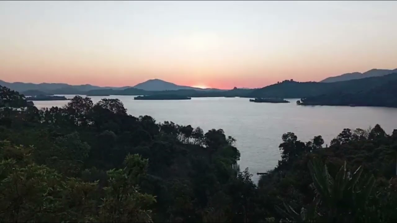 227 - Khám phá bình minh bên hồ Đa Mi