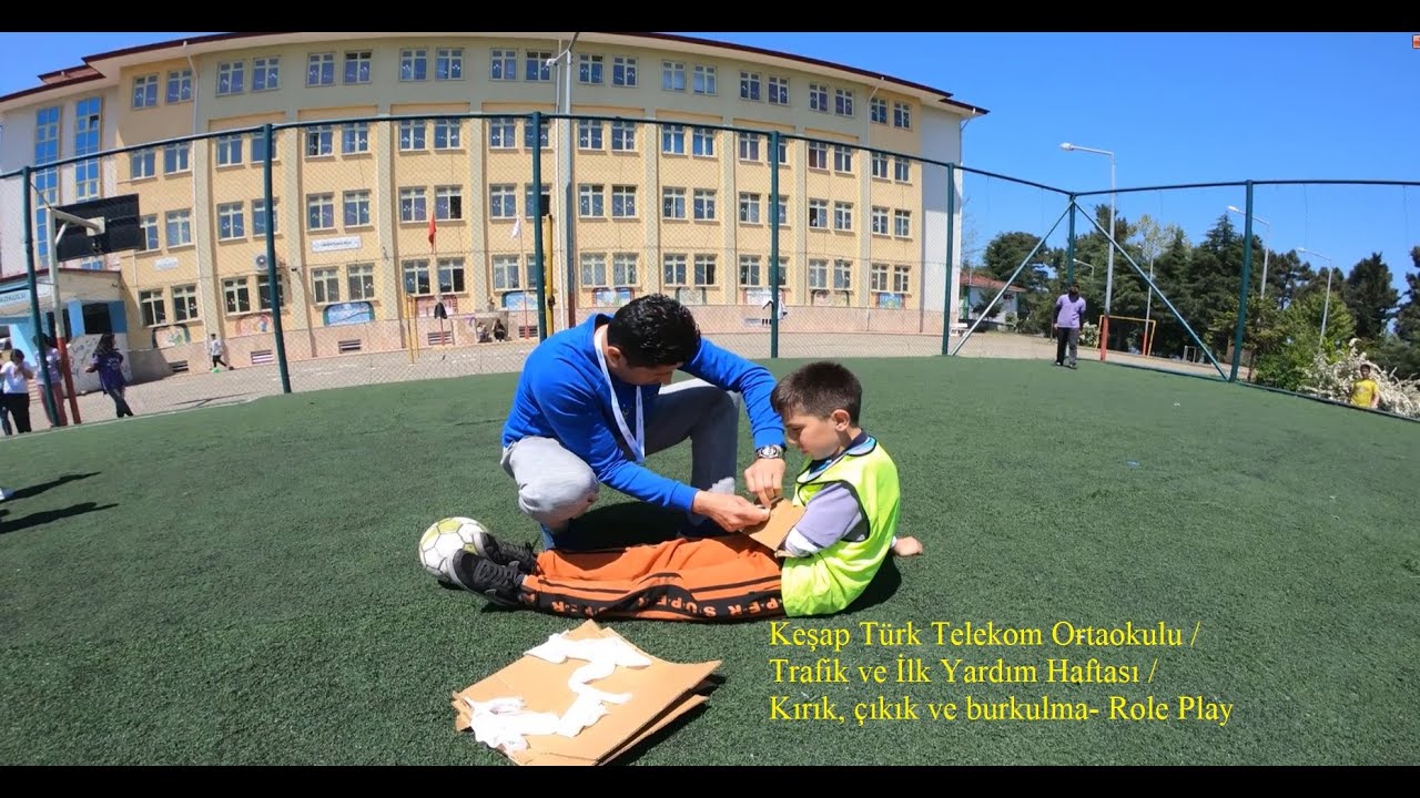 Keşap Türk Telekom Ortaokulu / Trafik ve İlk Yardım Haftası / Kırık, çıkık ve burkulma- Role Play
