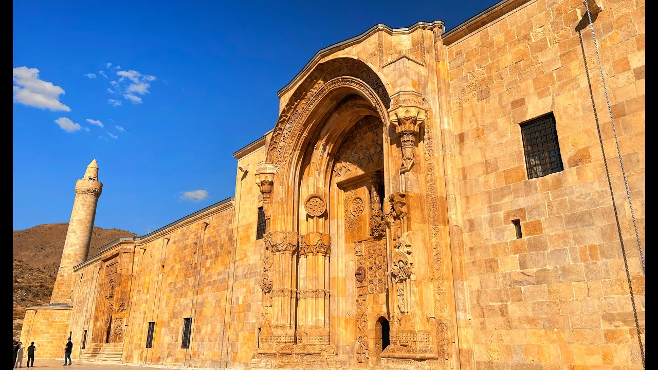 Sırları, Kapıları ve Özellikleriyle Divriği Ulu Cami ve Daruşşifası Tanıtımı