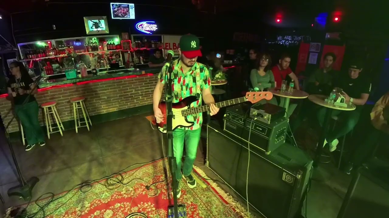 AudioFuzz.- dispara, en vivo