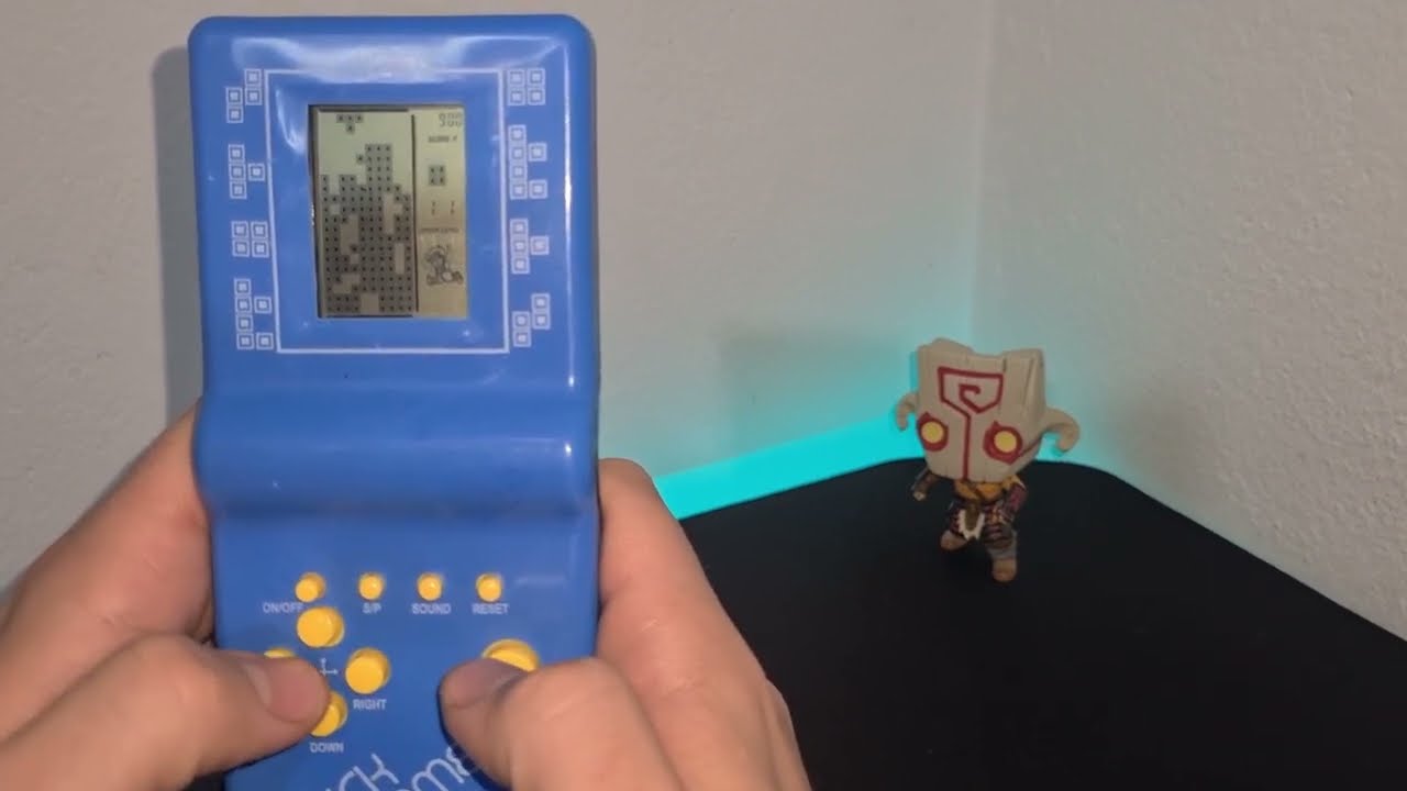 Brick Game Tetris 9999-Old Handheld gaming console-Gameplay!