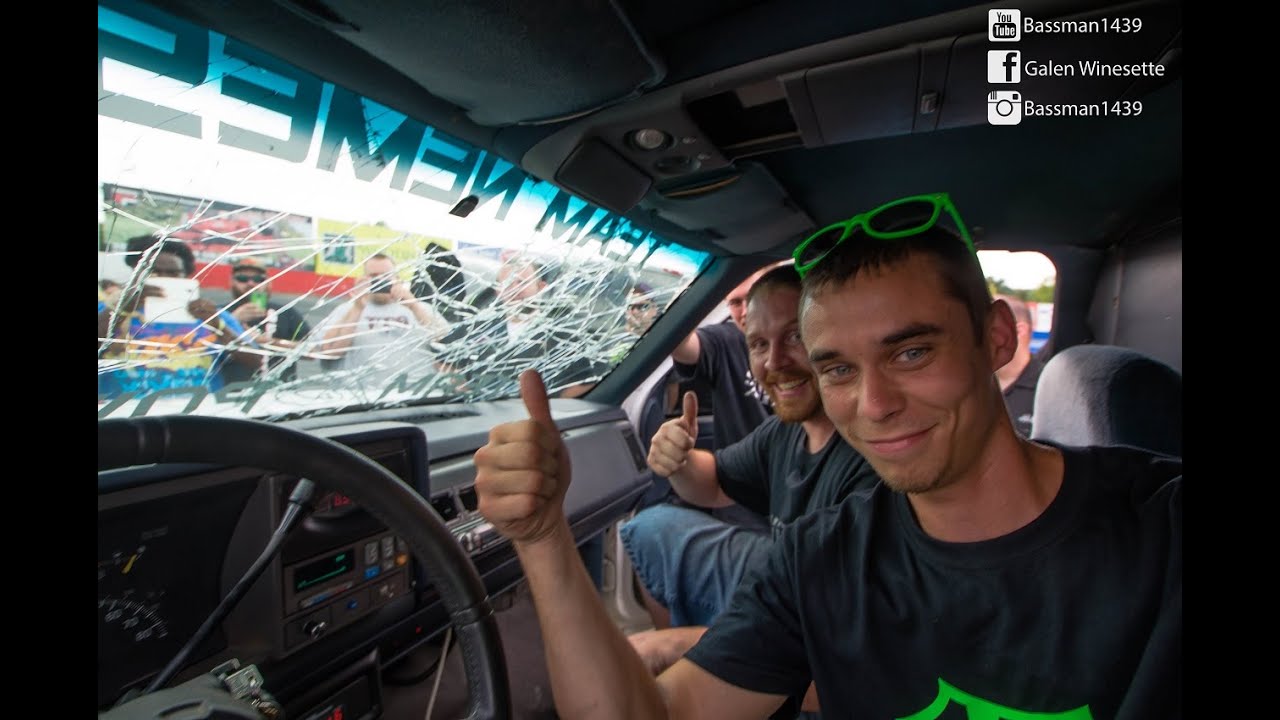 SCOTT BOWMAN FRONT ROW SHOW TO SHATTERING WINDSHIELD 6 15'S!