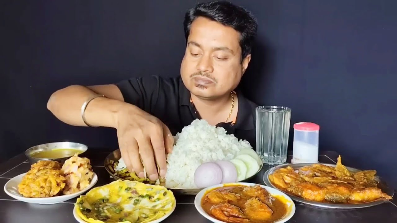 Aar Mach Kosha🐟,  Bhapa Chingri🦐🍤, Alu Bharta🥔, Alu Bora🥔, Dal, Omelette🍳 Big Bites 🍴 Asmr Mukbang🍽️