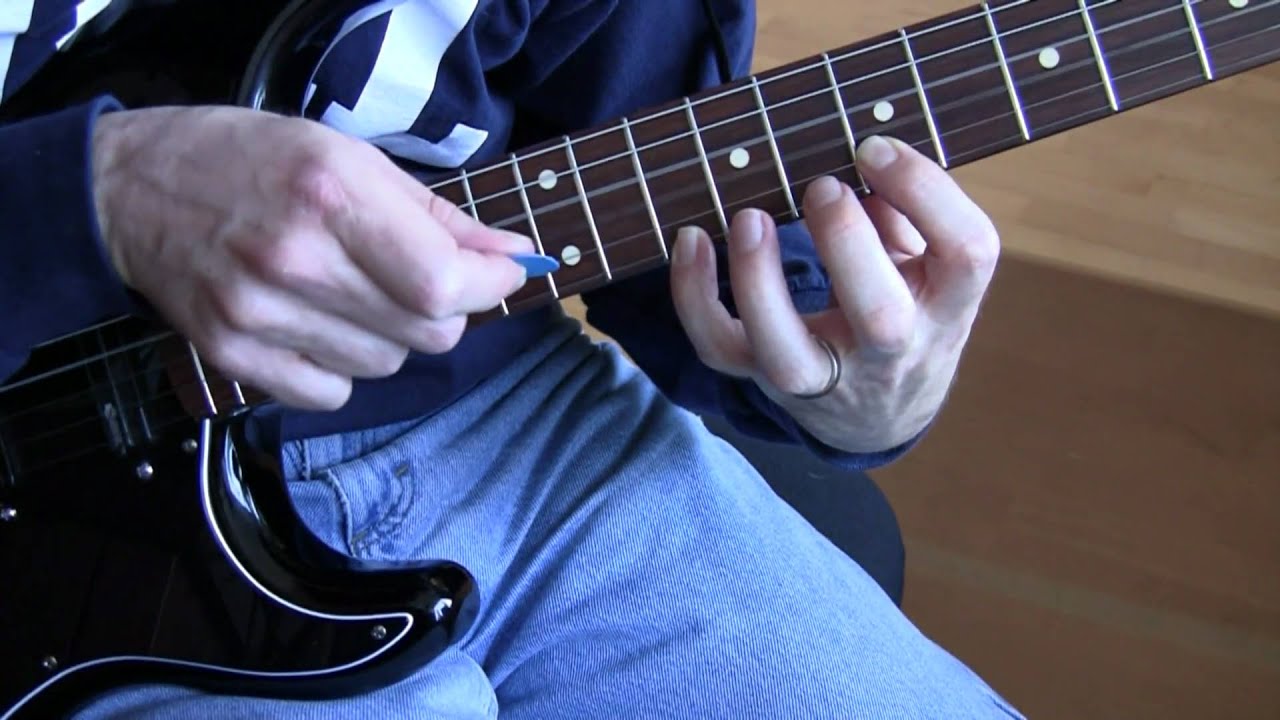 Part 9:  With or Without You (U2 Guitar Tutorial / Lesson) - First Verse / Main Riff