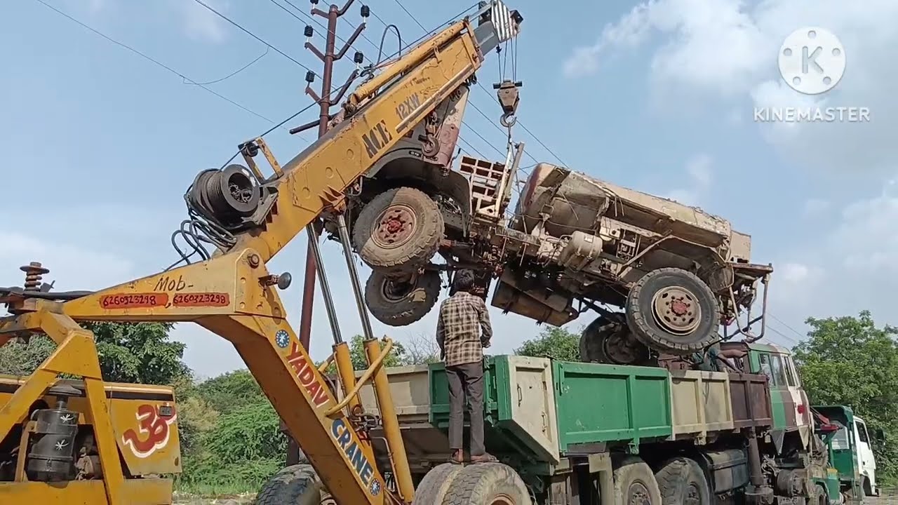 Heavy weight army truck load in to another truck by hydra crane|| hydra se gadi load Kari jhansi 