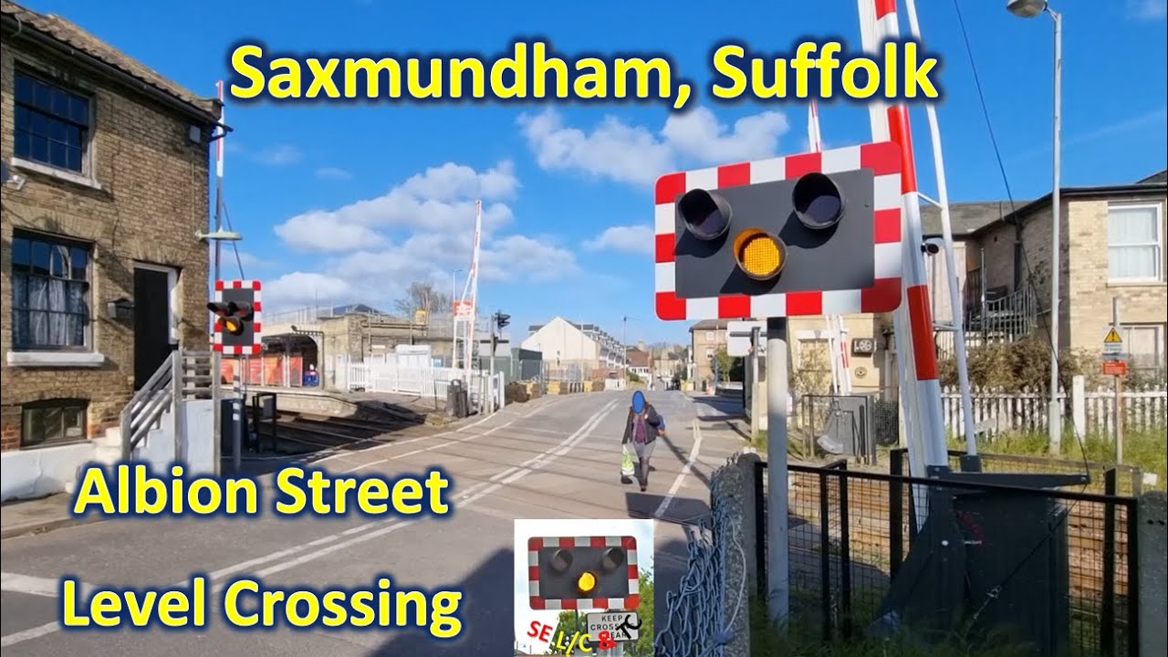 (New Barriers) Saxmundham (Albion Street) Level Crossing, Suffolk