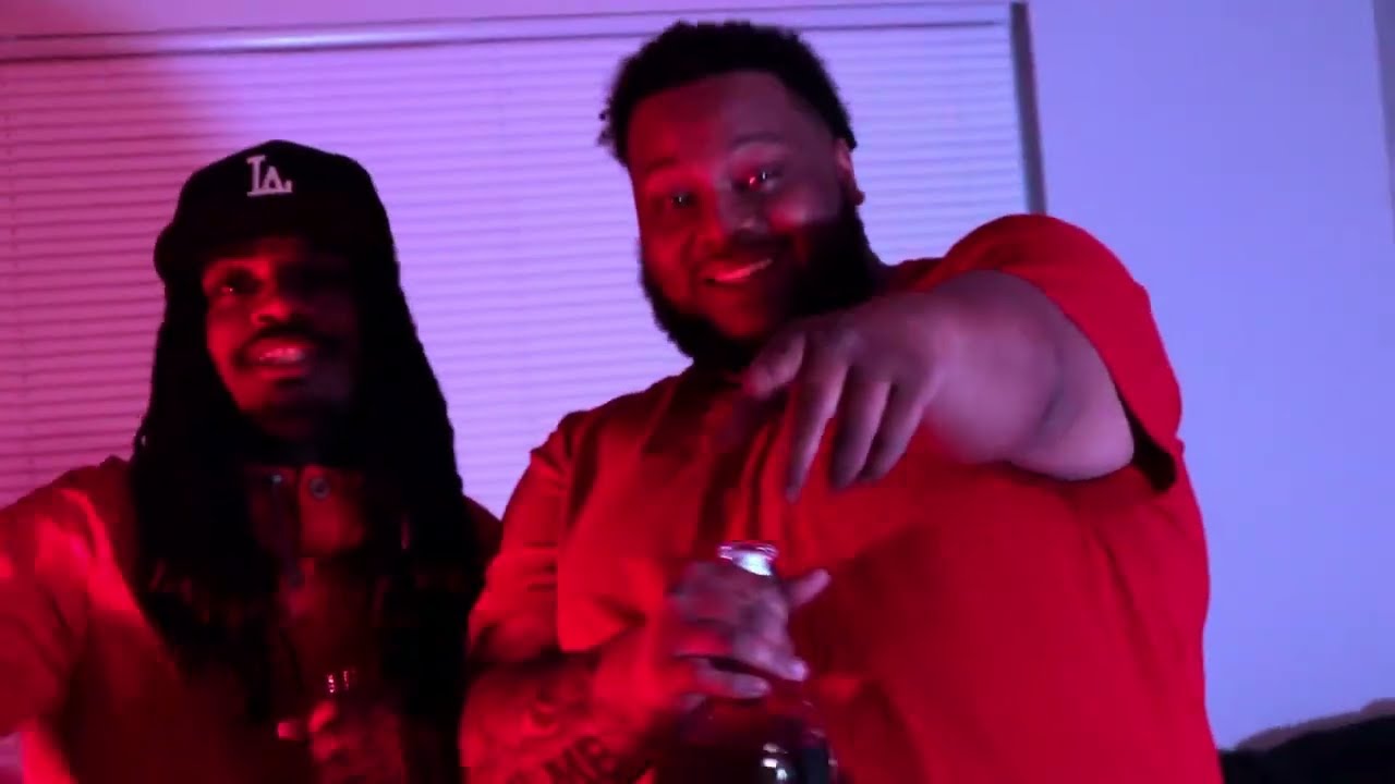Ganja Bitxh - Time Is Ticking (feat. Louie Los) (Official Video)