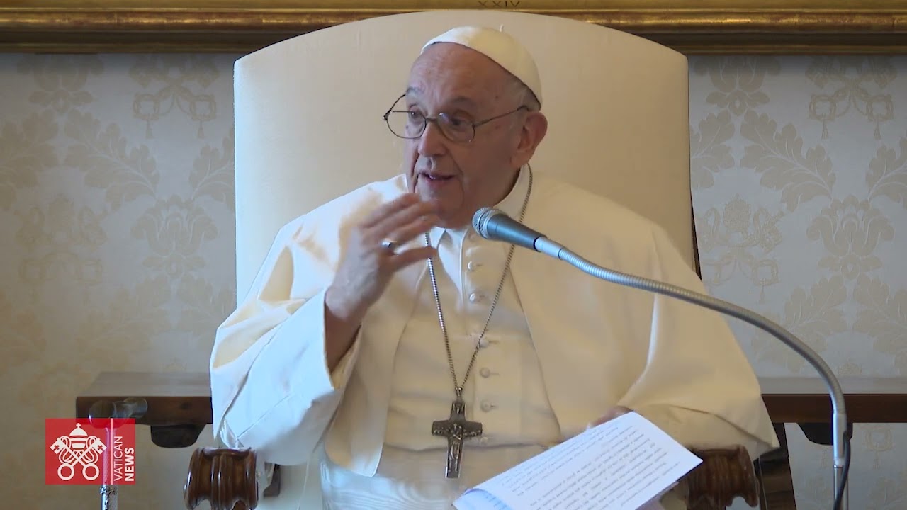 El Papa Francisco a los Canónigos: Las habladurías y el dinero destruyen las comunidades