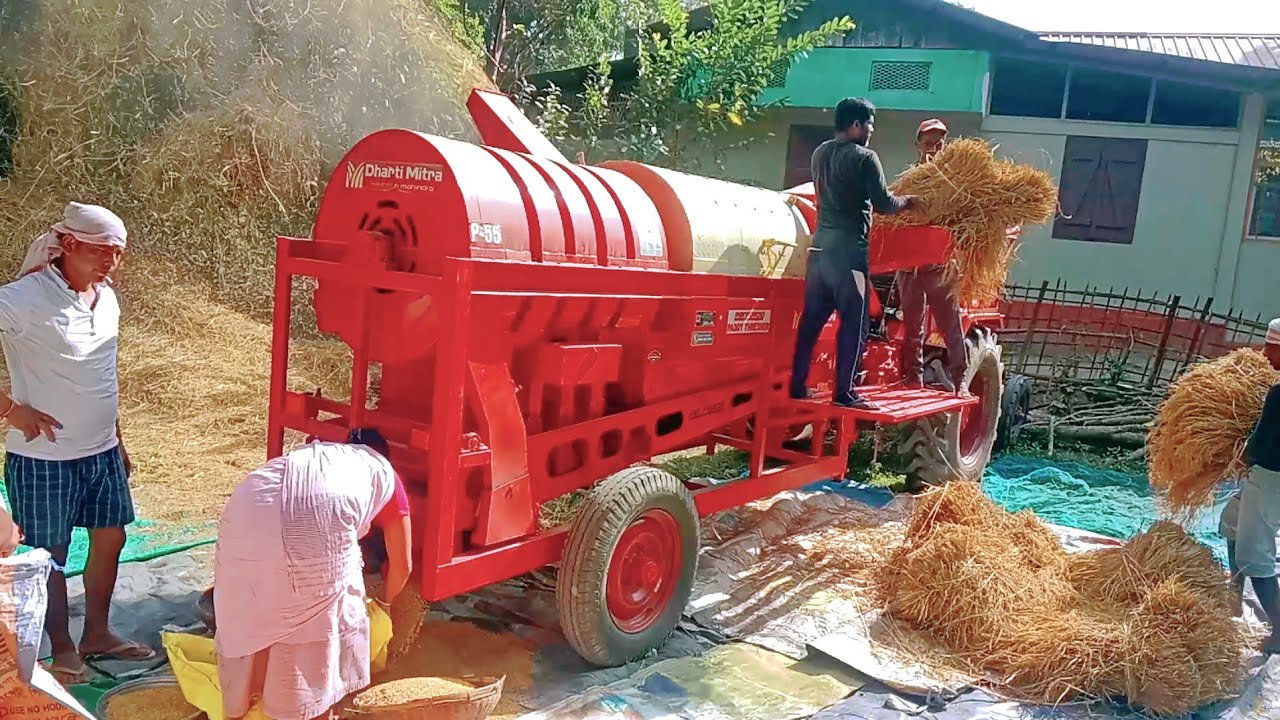Mahindra Tractor 575 DI Pulling Paddy Thresher For Rice Farming|| Thresher Video|| Tractor Video