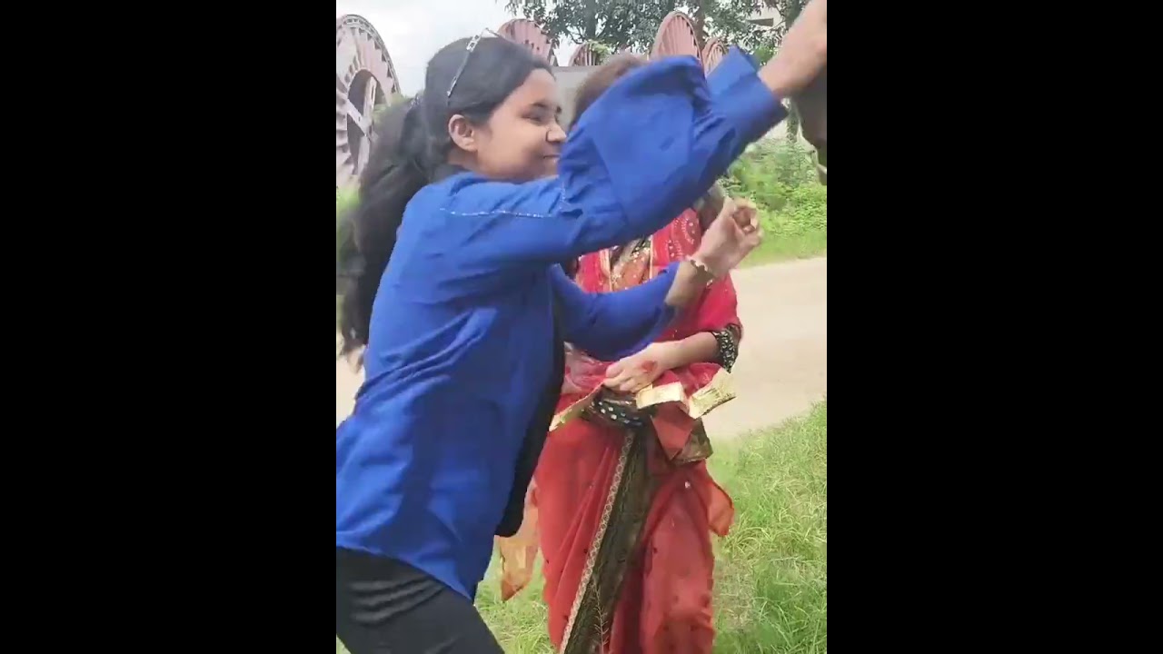 পরকীয়া করতে যেয়ে ধরা খেলো জামাই বোঝাতে বিস্তারিত ভিডিও 