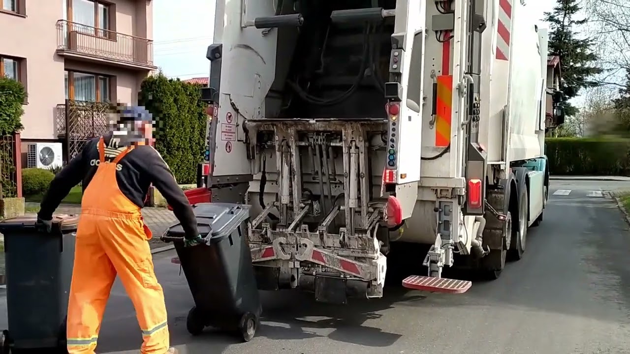 Film ze śmieciarą Odpady komunalne