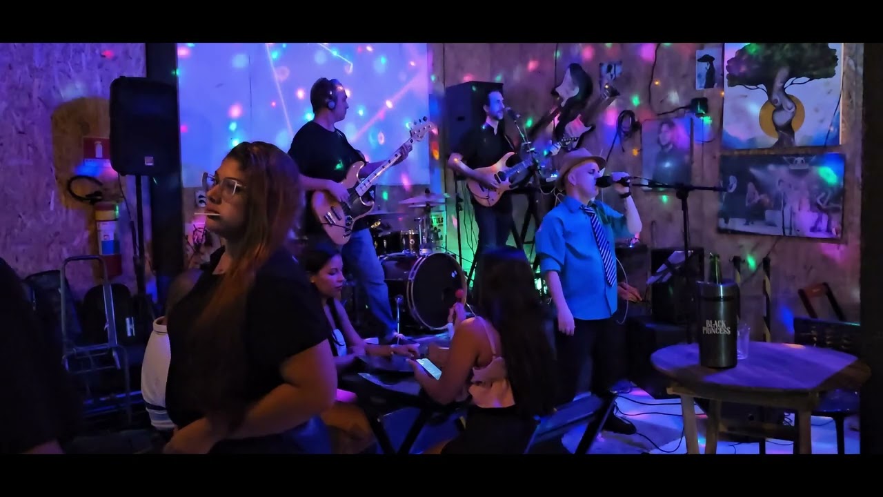 Driver 8 - Daysleeper (R.E.M. Cover) - The Doors Rock Bar (13/04/24)