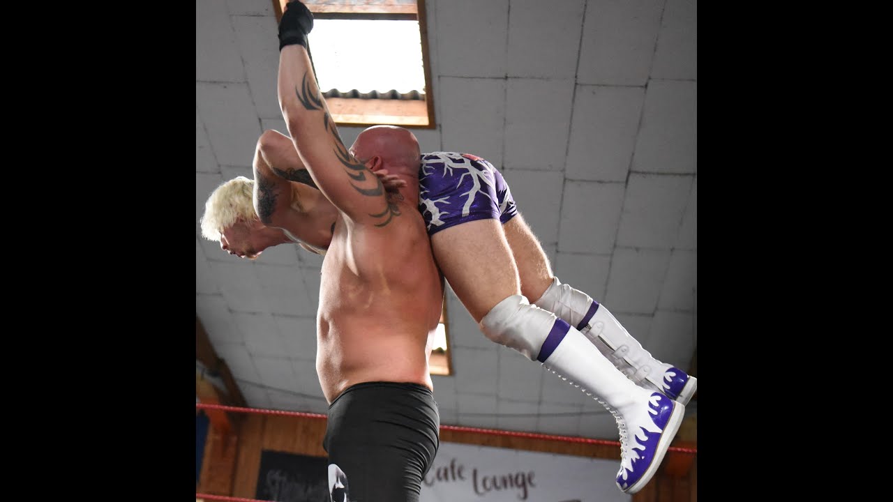 Mike Skull vs Joe Bravo with Binolt Leach, UKWA Power Brawl