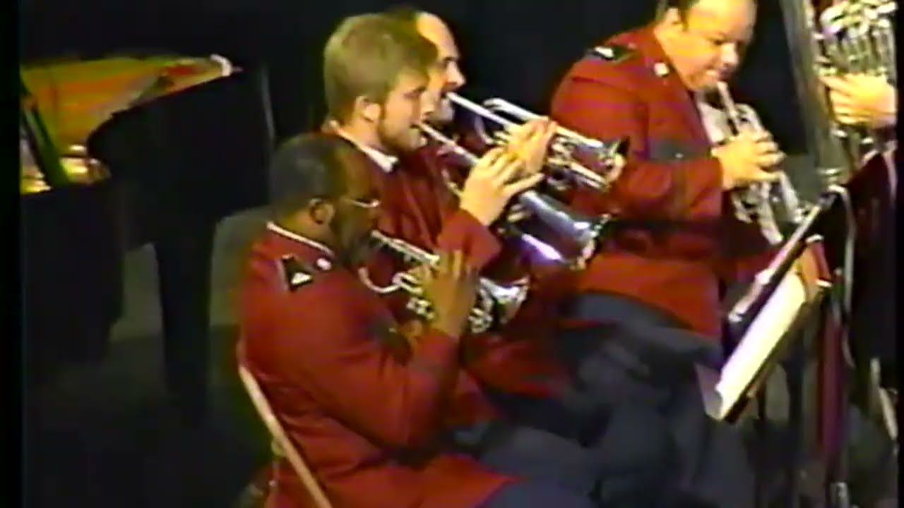 Christmas Short & Suite: Angels We Have Heard On High, Silent Night, Pat-a-Pan (William Himes)