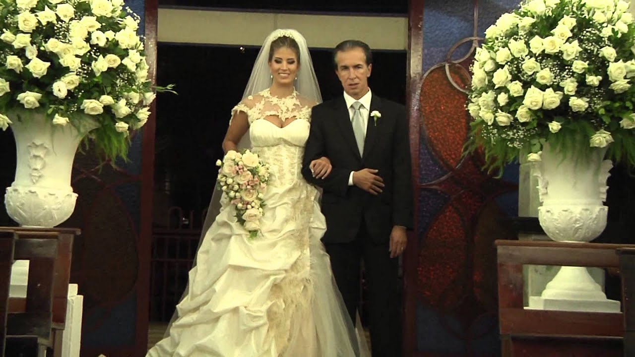 Entrada da noiva_Talinne e Leandro_São Paulo Apostolo