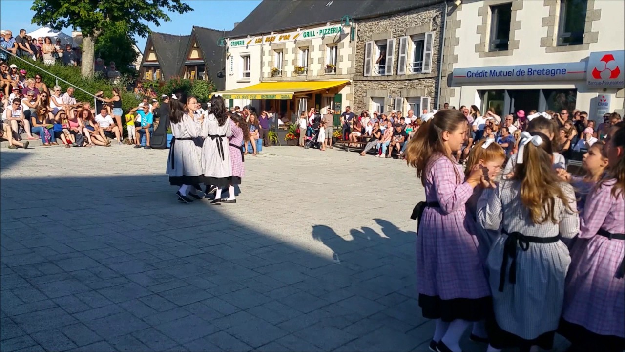 spectacle danse enfants du cercle celtique de mur de bretagne