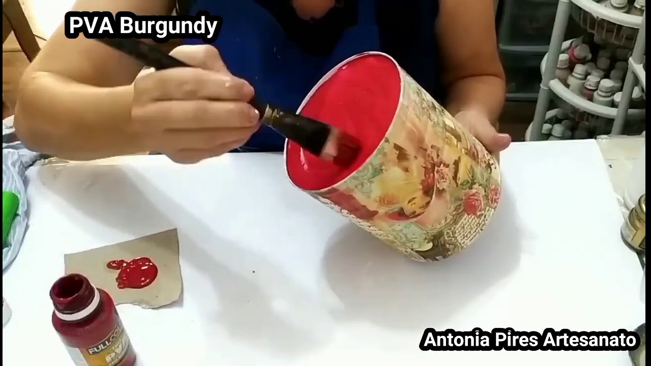 VÍDEO RÁPIDO - LATA DECORADA COM CD E DECOUPAGEM
