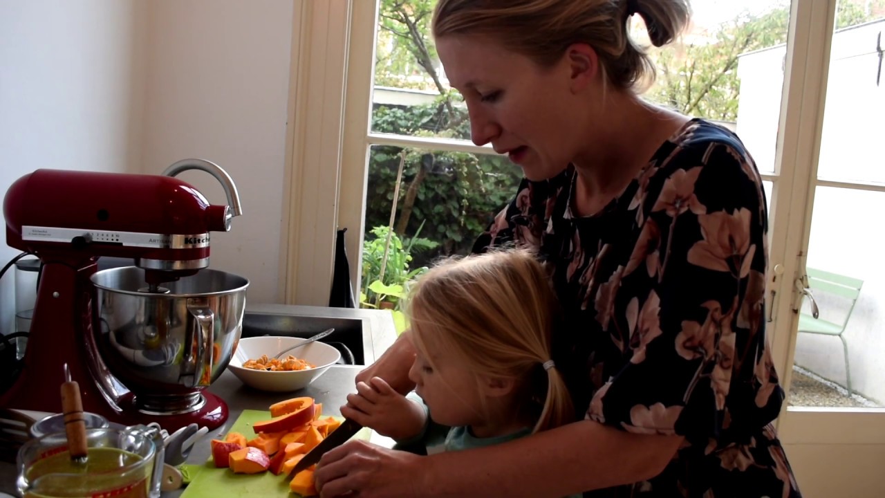 Appels oogsten en allerlei zelfgekweekte groenten bereiden en eten!