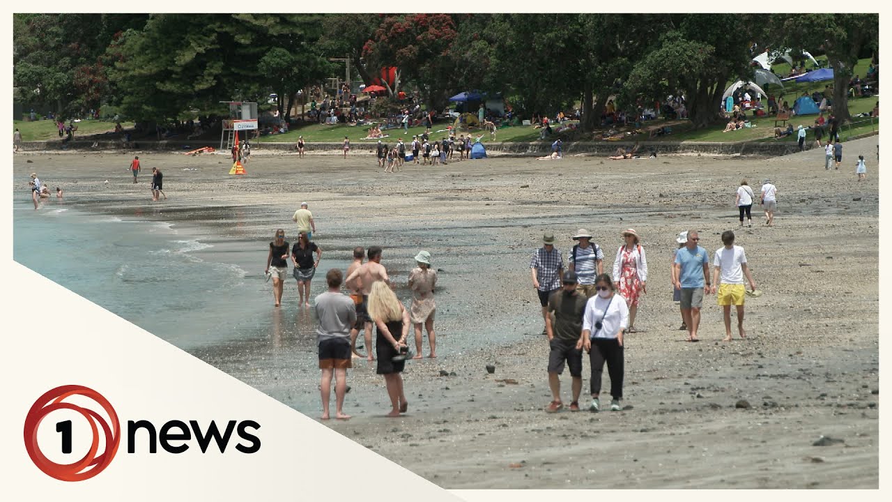 Festive Kiwis celebrate Christmas around the country
