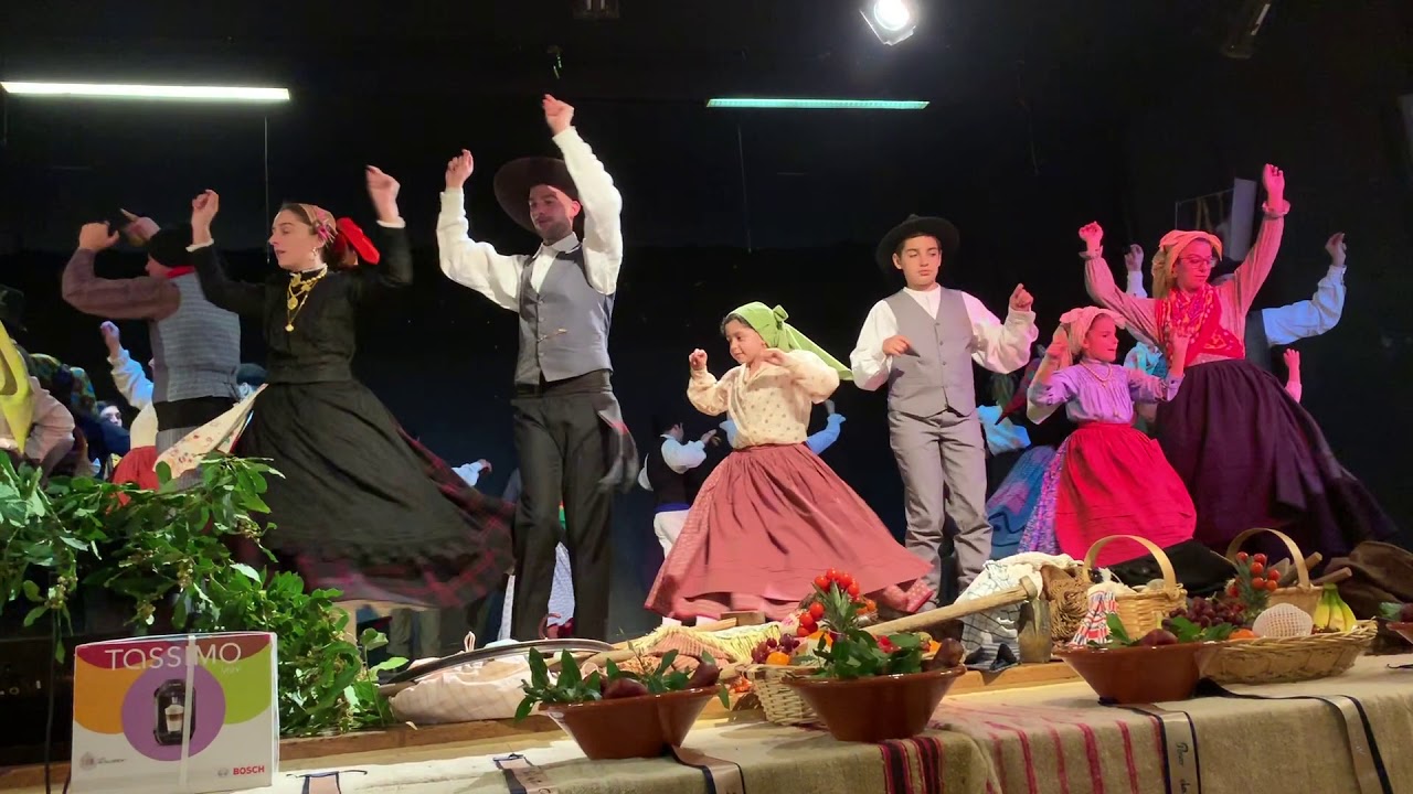 Grupo Etnográfico Povo da Nóbrega em Créteil - Machadinha & Pézinho