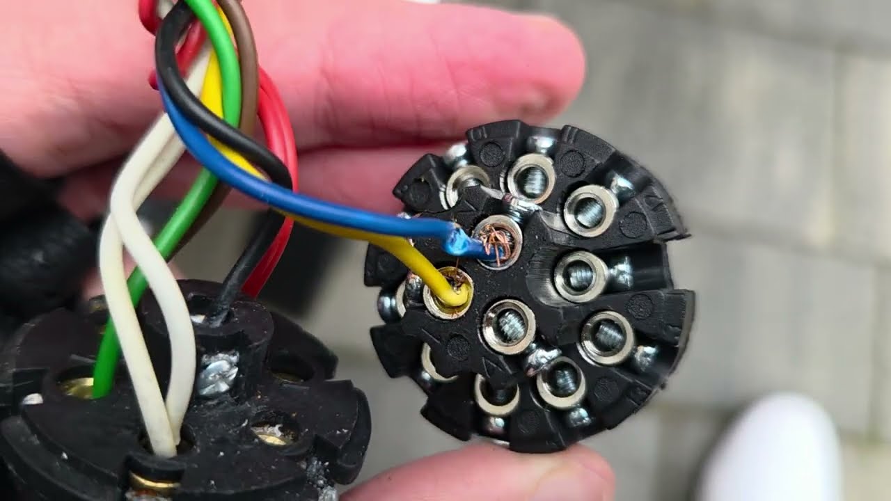 Zmiana gniazda przyczepy z 7 PIN na 15 PIN 🚗🔌 | Instrukcja krok po kroku
