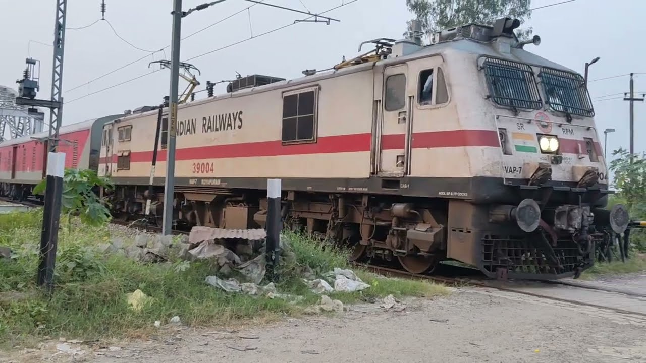 FIRST LHB RUN!!! 16031 MAS - SVDK Andaman Express With A RPME WAP7 Leading It's First LHB Run!!