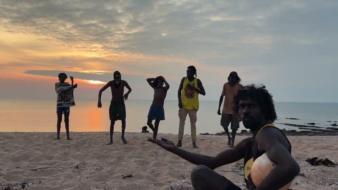 Scarecrow - Galuku/Bäru Boys (2025)