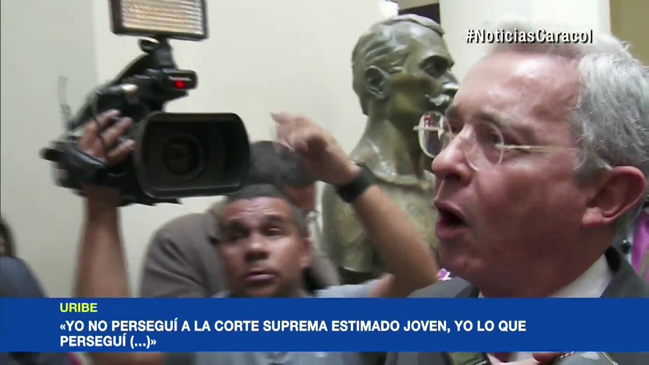 ¿Quién fue el joven que increpó a Uribe durante el debate de víctimas en el Congreso?