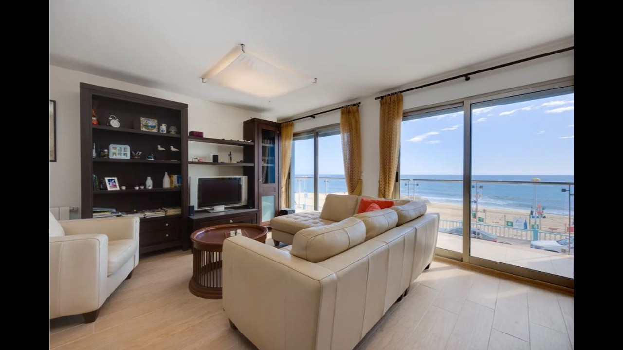 €680,000! 4 Bed Seafront Apartment for Sale in Playa de los Locos - Torrevieja