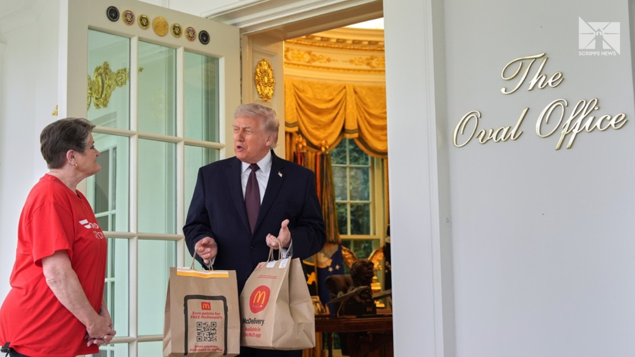 Трамп встретился с водителем DoorDash в Белом доме и обсудил &laquo;отсутствие налога на чаевые&raquo;.