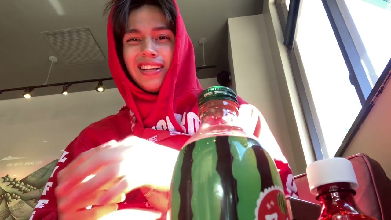 DELTA-8 SYRUP REVIEW AT STAR BUCKS POURING DRANK VLOG LIFESTYLE🌴