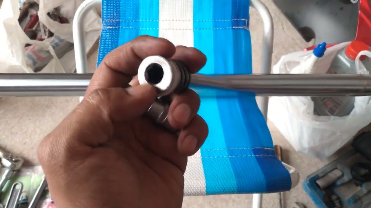 Cómo cambiar retenes de suspensión delantera de una HONDA CB125F Twister - Parte 2/2