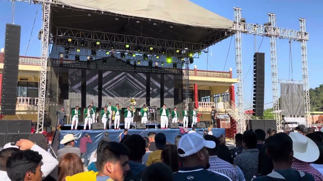 PRESENTACIÓN DE BANDA LA KUMICHEÑA DE LOS HERMANOS VICENTE, EN SAN FELIPE DE LOS HERREROS MICH.