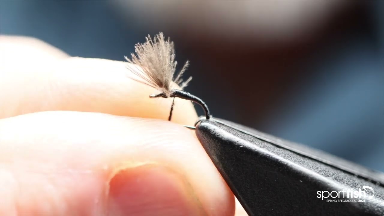 Veniard - Tying an Emerger Midge with Steven Shorrock