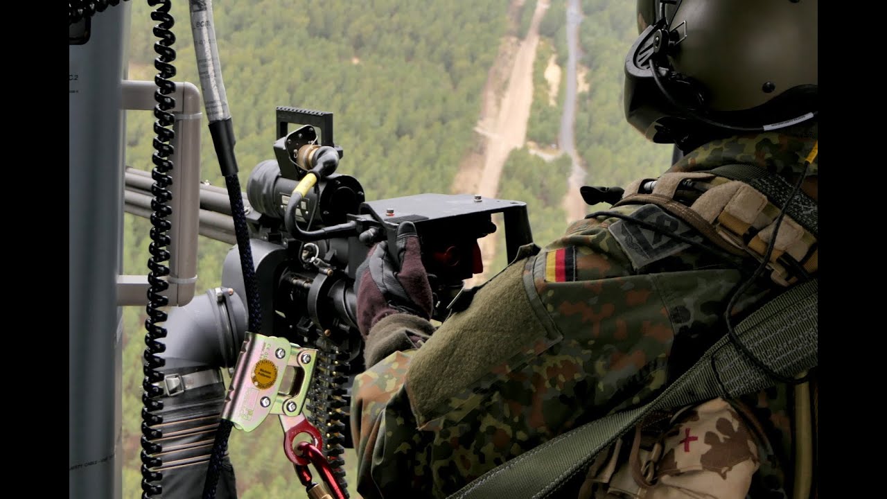 Scharfer Schuss aus H145M MG6 M134 Gatling