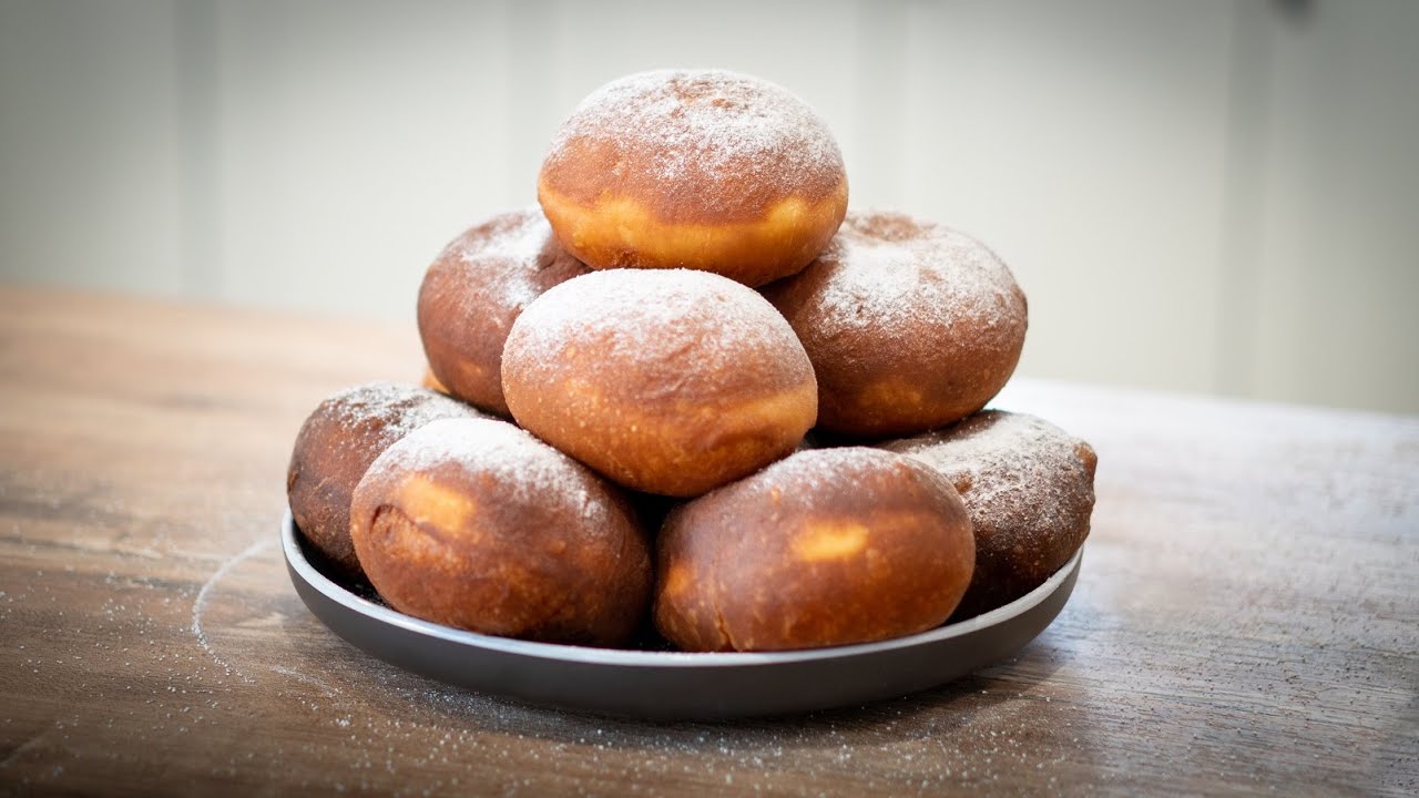 Najlepsze domowe pączki - zrobisz je w nieco ponad godzinę
