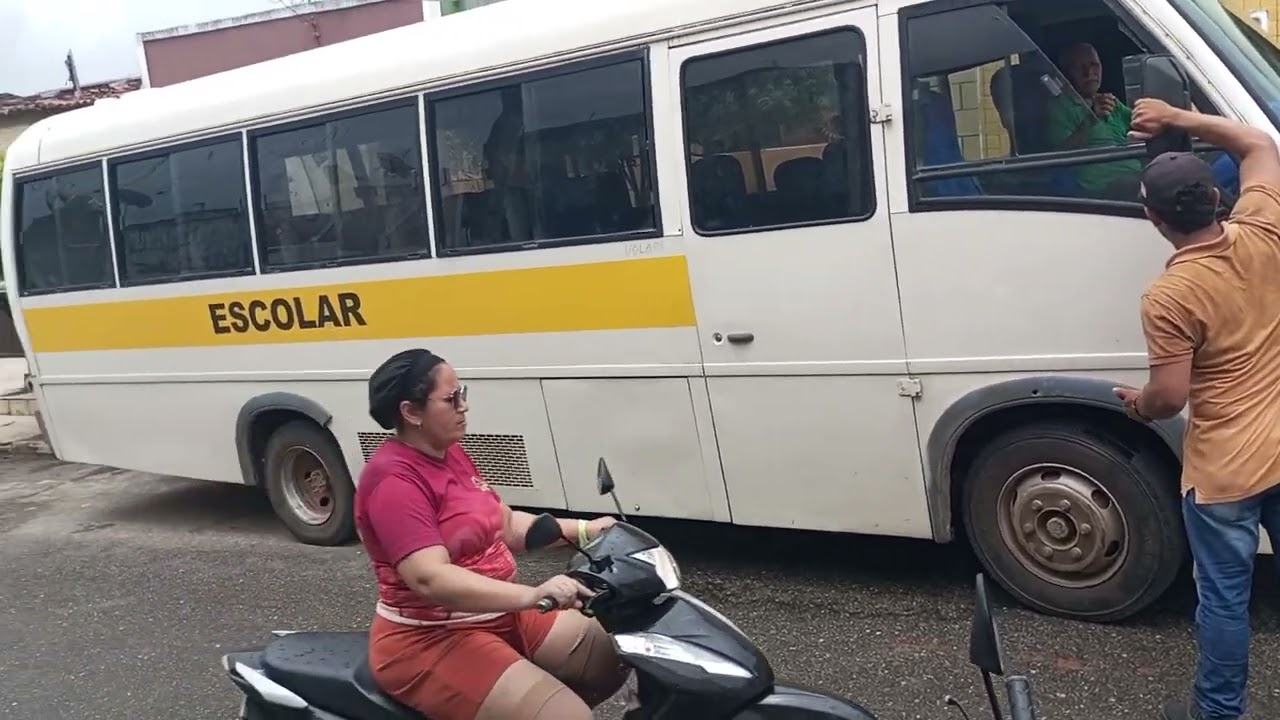 Ônibus escola de Amparo de São Francisco do povoado lagoa seca 