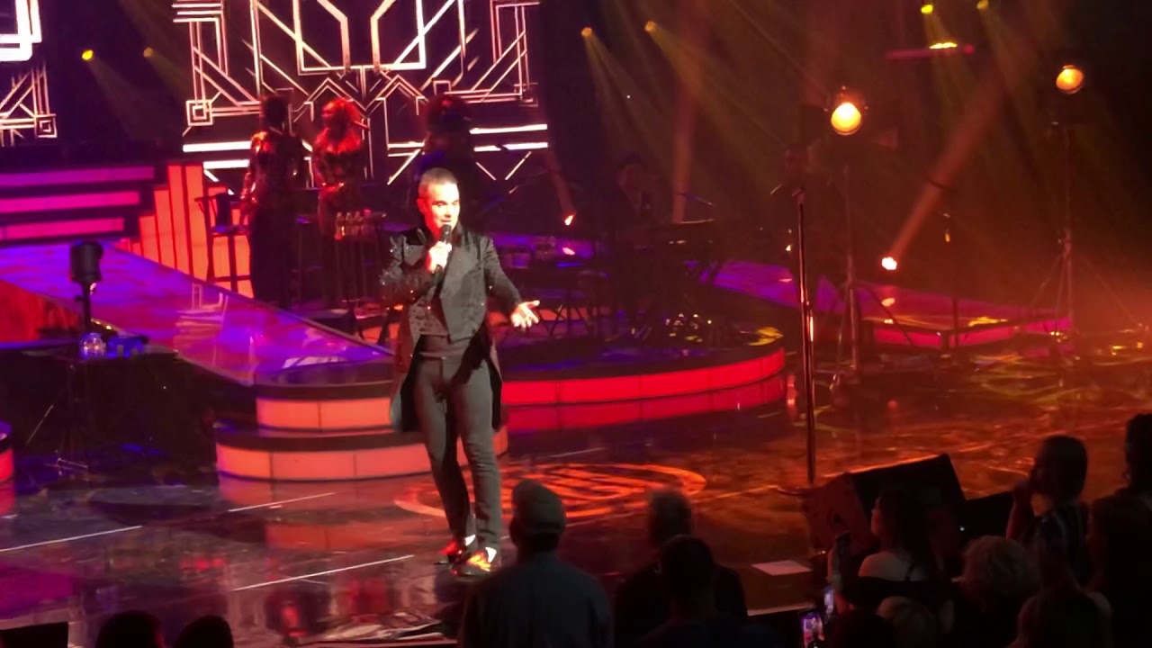 Robbie Williams, CREEP Radiohead (very funny) 7-5-19 Wynn Las Vegas