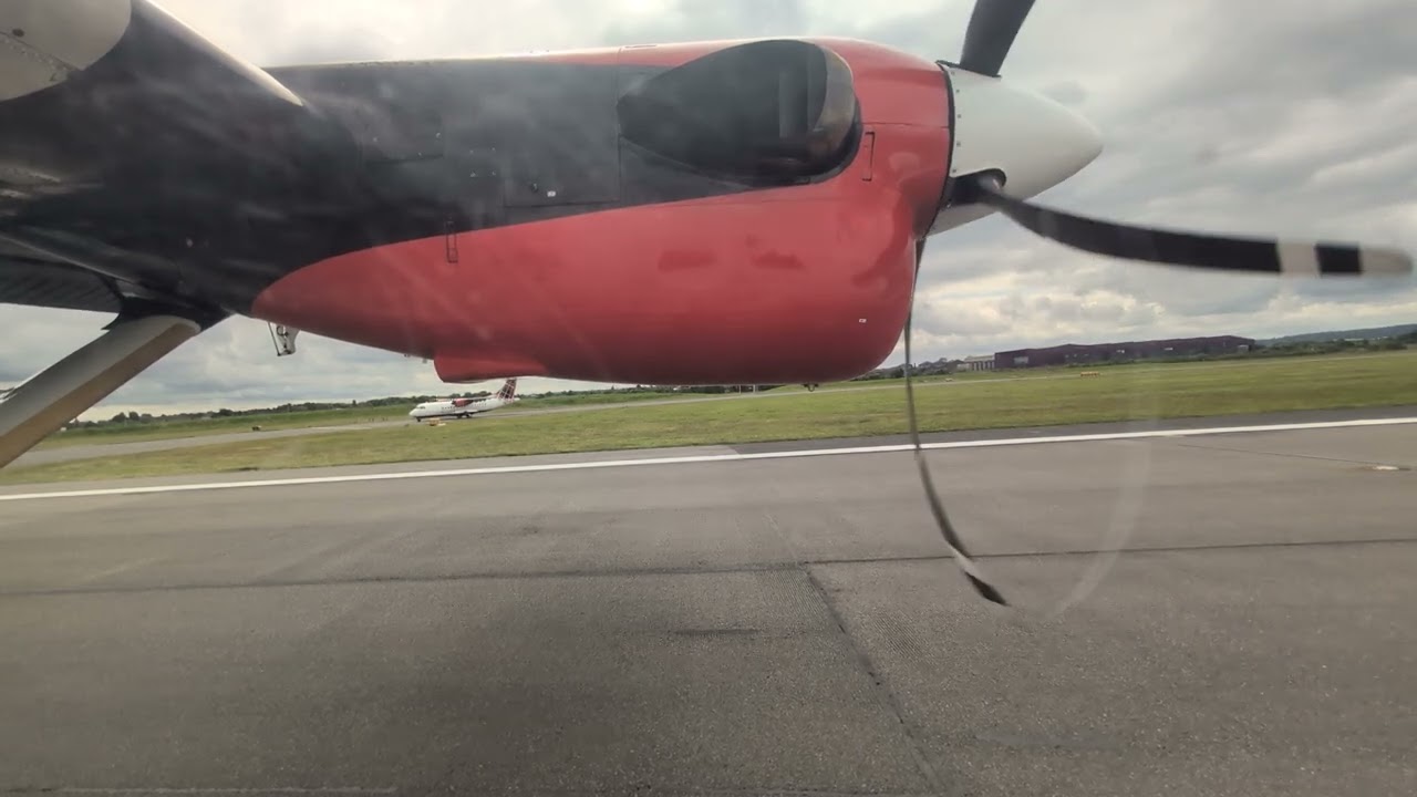 Loganair Twin Otter takeoff  from Glasgow, Destination Barra 🏴󠁧󠁢󠁳󠁣󠁴󠁿