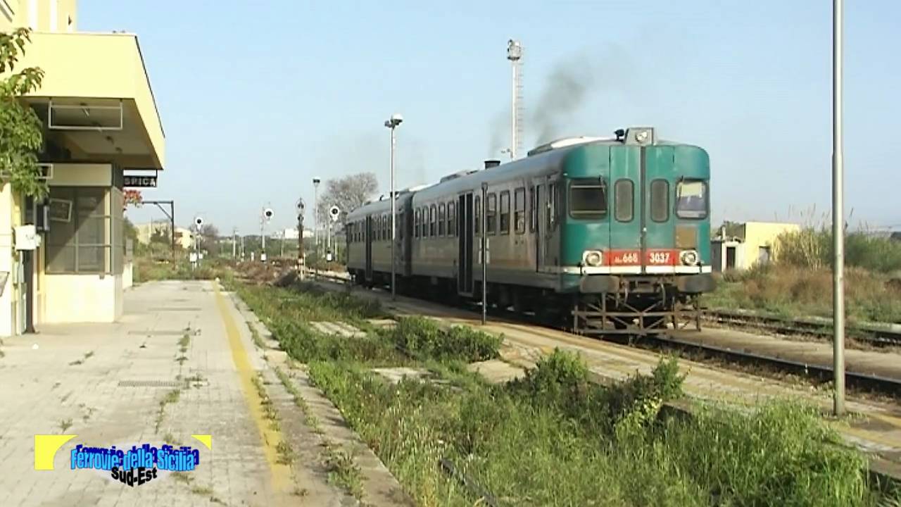 Ferrovie Siciliane: Aln 668 alla stazione di Ispica