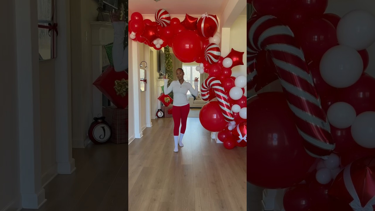 How to make a Christmas Ballon Garland 🌲✨🎈 #shorts