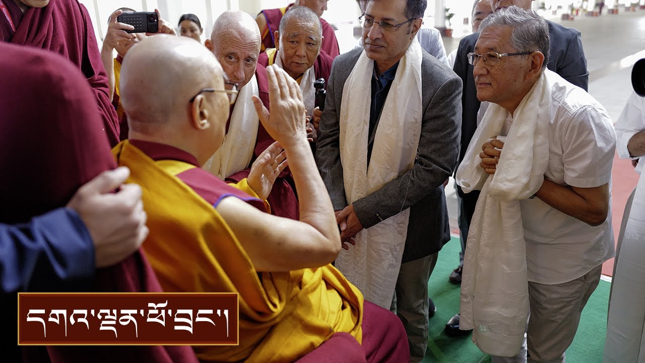 ཤེས་རིག་དྲུང་ཆེ་ཟུར་པ་དང་། ཡུ་ཇི་སི་(UGC)དྲུང་ཆེ་གཞོན་པ་སོགས་ལ་མཇལ་ཁ་སྩལ་བ།