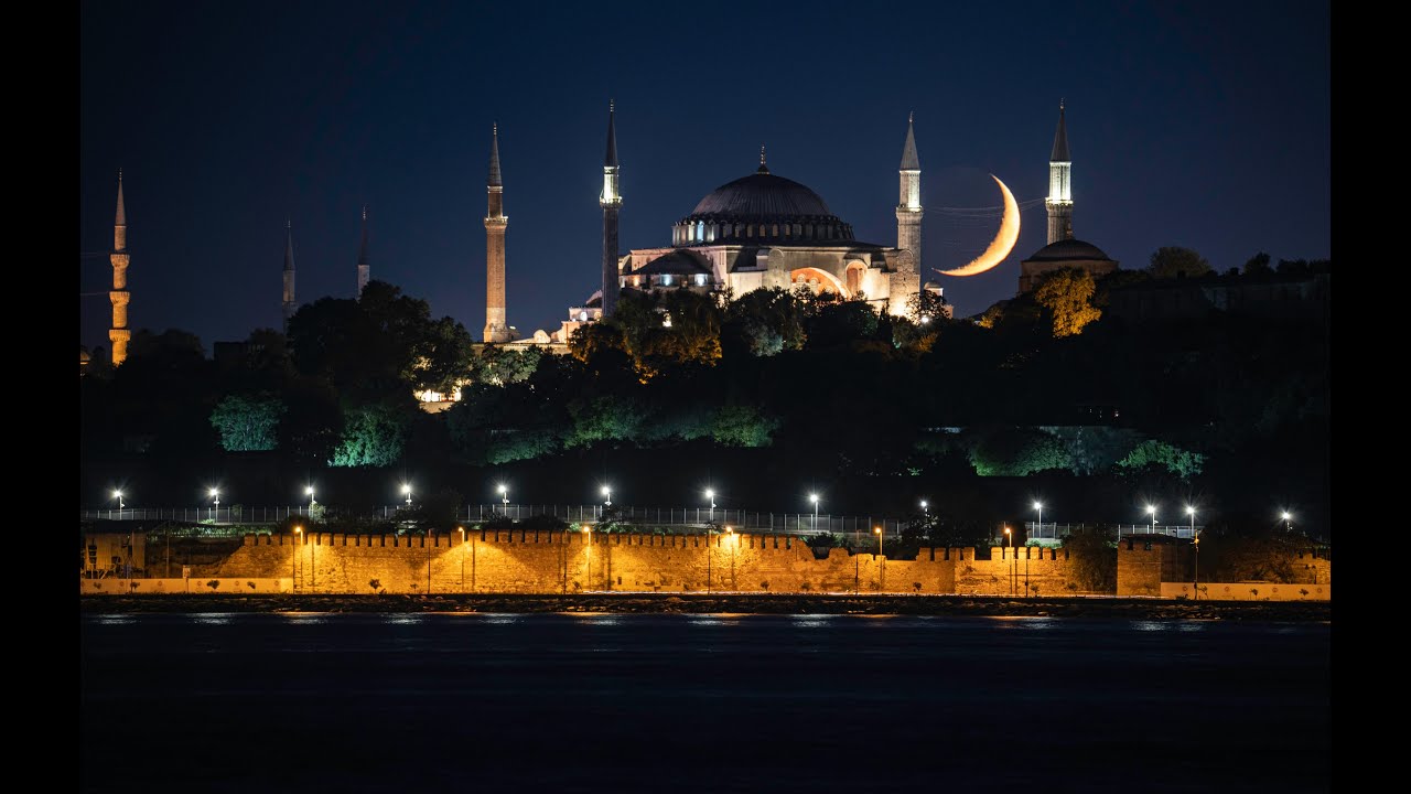 Ayasofya Camii - Hicaz Makamında Ezan (Yatsı Vakti Ezanı)